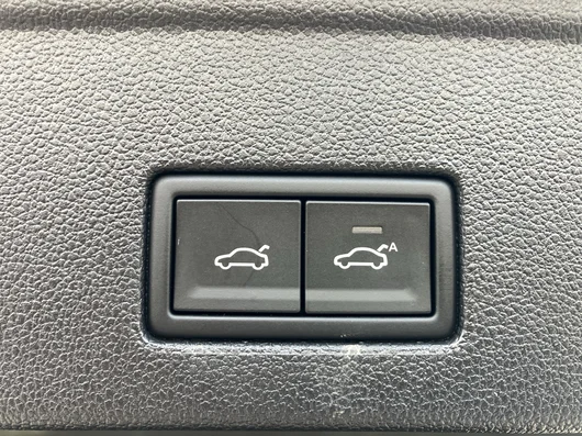 Bild eines VW Touareg R eHybrid TSI 4MOTION