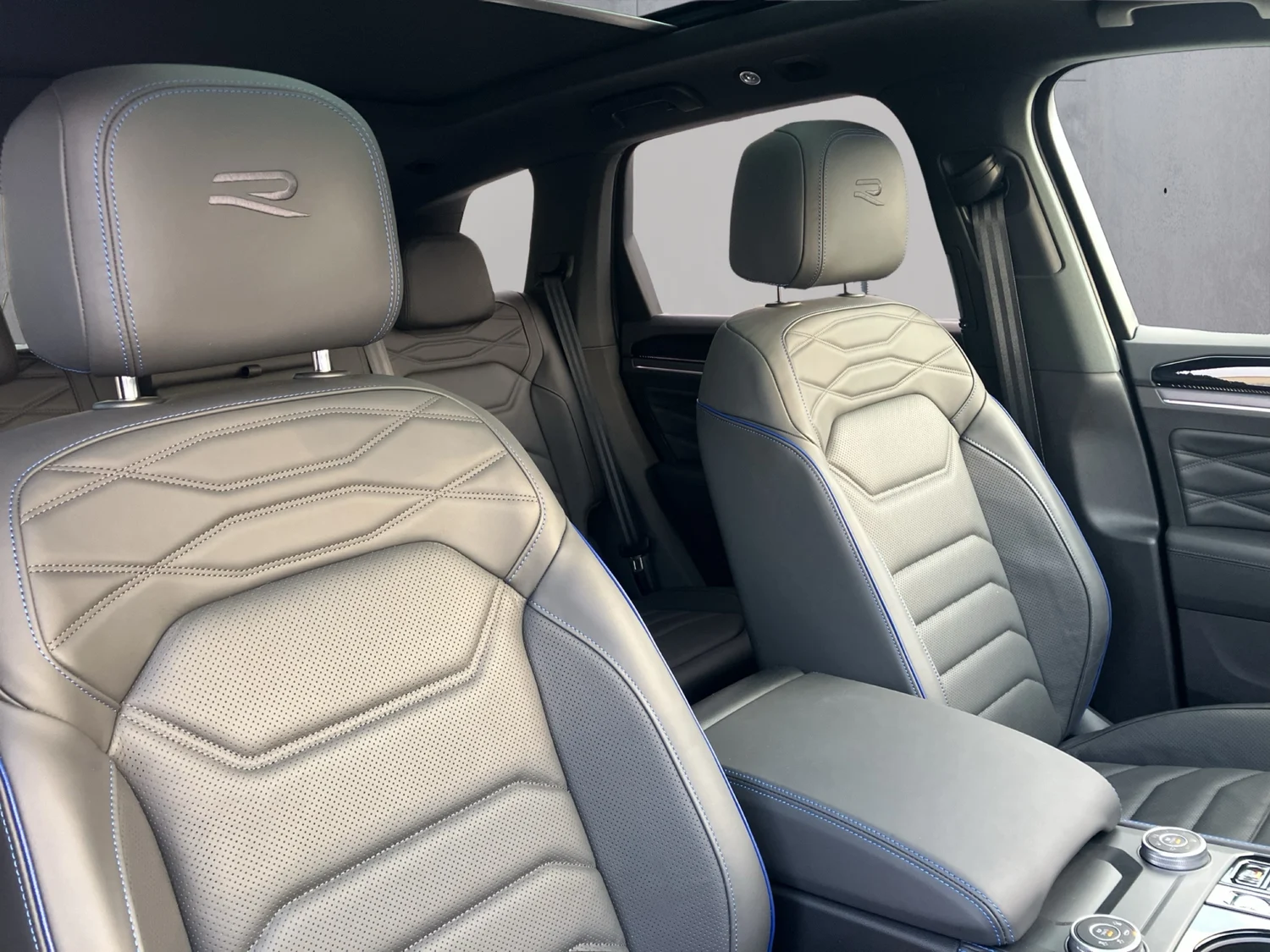 Bild eines VW Touareg R eHybrid TSI 4MOTION