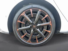 CUPRA Born PLUS 58/61 140kW/190PS in Nevada-Weiß Metallic