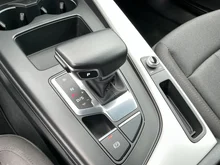 Audi A4 Avant 40 TFSI quattro advanced in Mythosschwarz Metallic