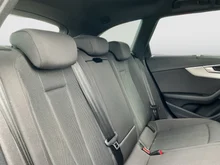 Audi A4 Avant 40 TFSI quattro advanced in Mythosschwarz Metallic