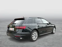 Audi A4 Avant 40 TFSI quattro advanced in Mythosschwarz Metallic