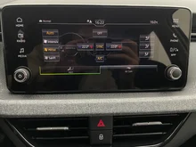 Škoda Kamiq Selection TSI in Alaska-Weiß