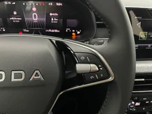 Škoda Kamiq Selection TSI in Alaska-Weiß