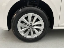Škoda Kamiq Selection TSI in Alaska-Weiß