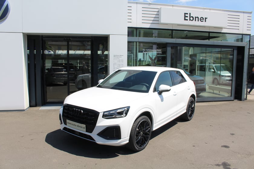 Audi Q2 35 TFSI admired