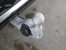 VW Tiguan 2.0 TDI 110 kW R-Line in schwarz - metallic