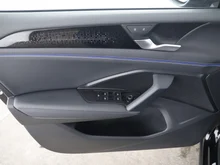 VW Tiguan 2.0 TDI 110 kW R-Line in schwarz - metallic