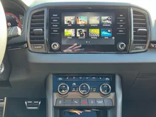 Škoda Karoq 4x4 Sportline TDI DSG in Moon-Weiß Metallic