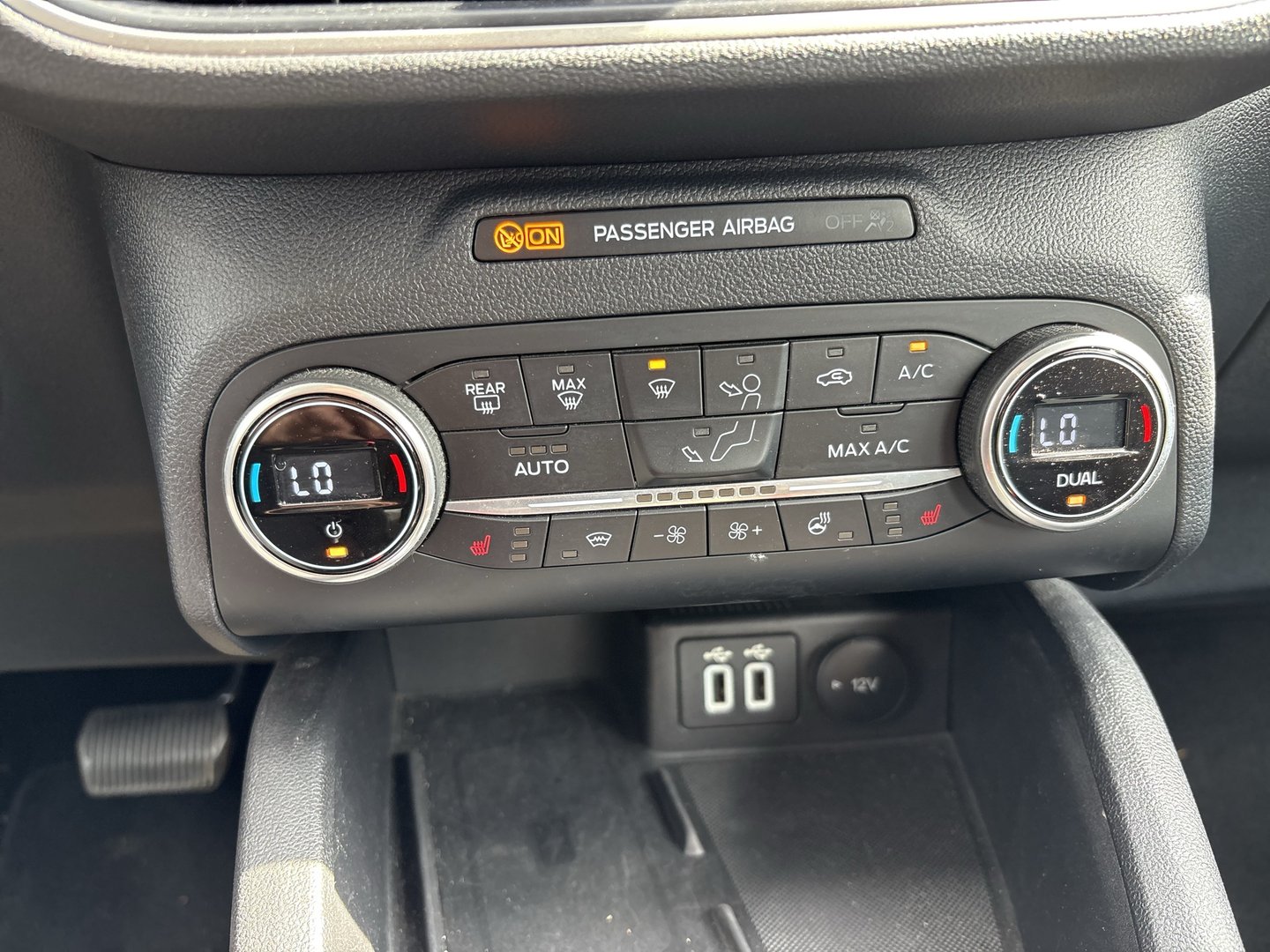 Ford Kuga 2,0 EcoBlue AWD Cool & Connect Aut. | Bild 17 von 23