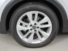 VW T-Cross Friends TSI DSG in Reflexsilber Metallic