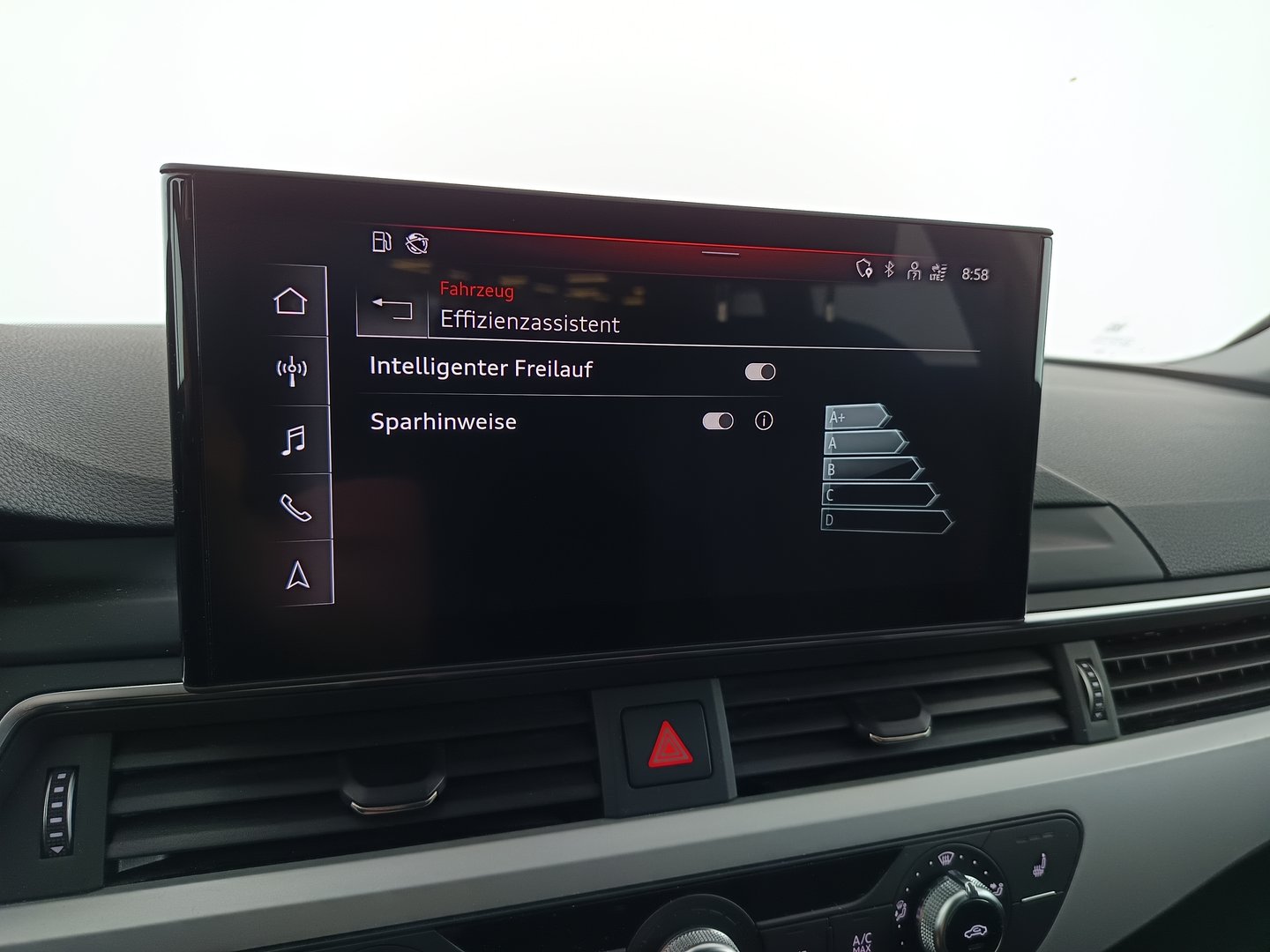 Audi A4 Avant 30 TDI advanced | Bild 25 von 34
