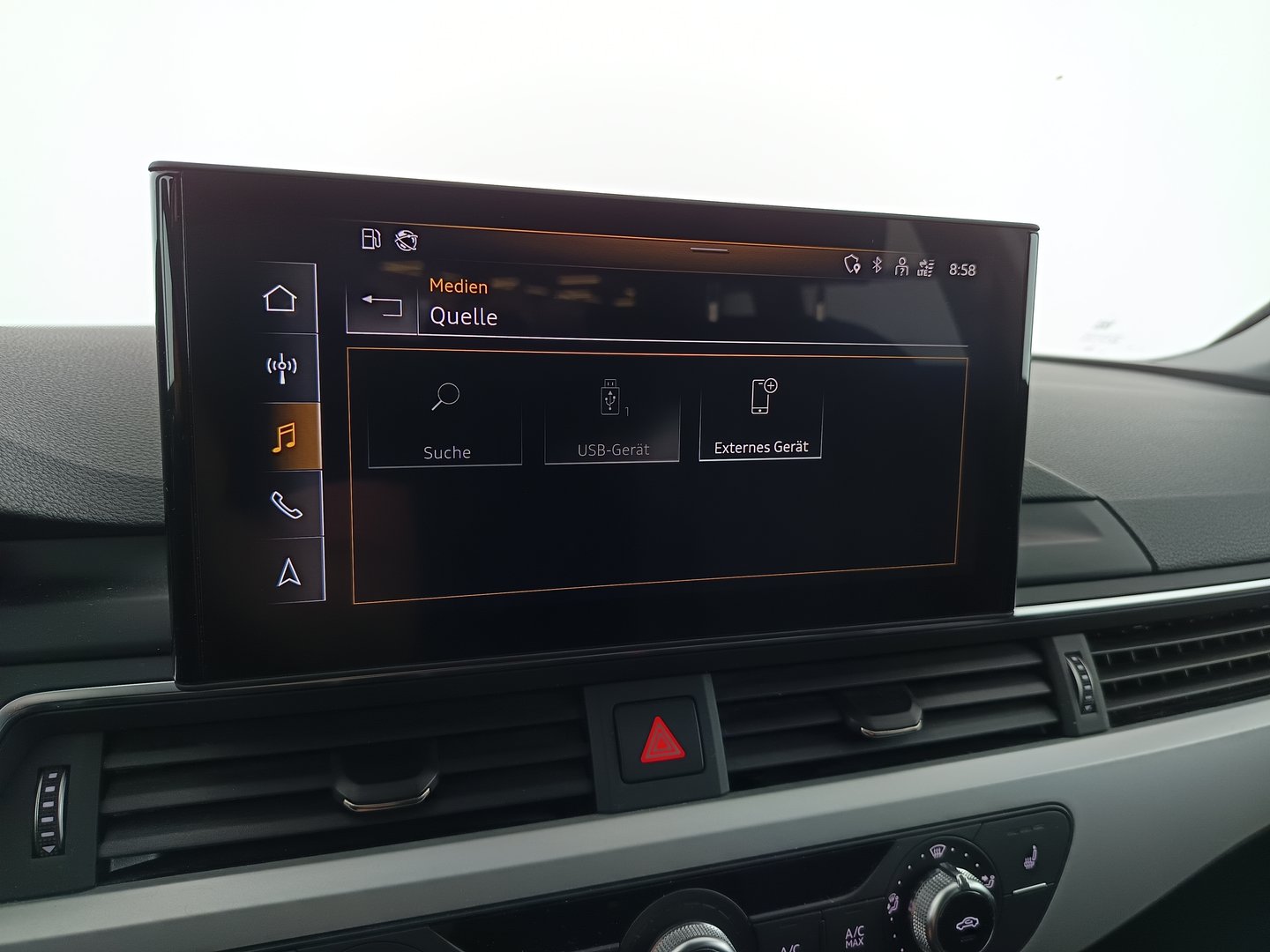 Audi A4 Avant 30 TDI advanced | Bild 27 von 34