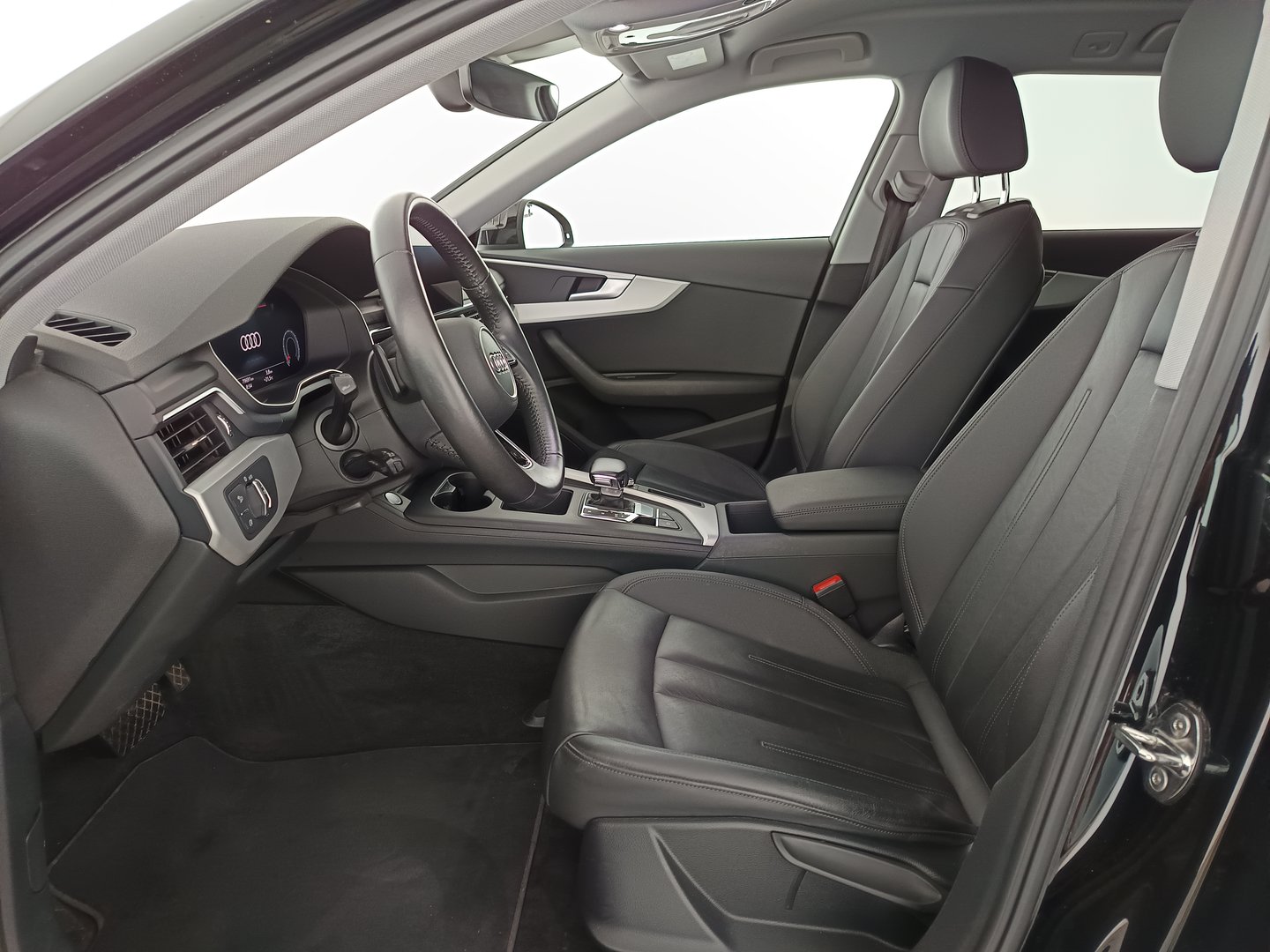 Audi A4 Avant 30 TDI advanced | Bild 13 von 34