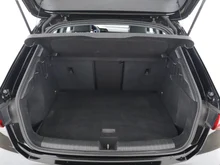 Audi A3 Sportback 35 TDI S line exterieur in MYTHOSSCHWARZ METALLIC