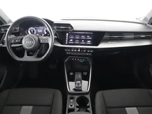 Audi A3 Sportback 35 TDI S line exterieur in MYTHOSSCHWARZ METALLIC
