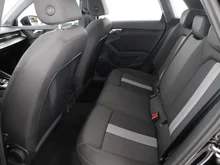 Audi A3 Sportback 35 TDI S line exterieur in MYTHOSSCHWARZ METALLIC