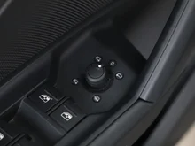 Audi A3 Sportback 35 TDI S line exterieur in MYTHOSSCHWARZ METALLIC