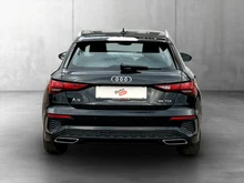 Audi A3 Sportback 35 TDI S line exterieur in MYTHOSSCHWARZ METALLIC