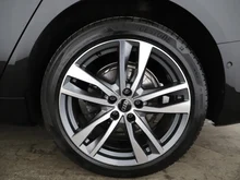 Audi A6 Avant 40 TDI quattro Sport in MYTHOSSCHWARZ METALLIC