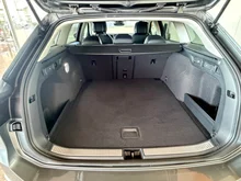 VW Passat Variant Business eTSI DSG in 5X Diabasgrau Metallic