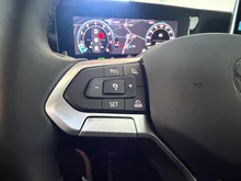 VW Passat Variant Business eTSI DSG in 5X Diabasgrau Metallic