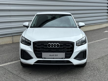 Audi Q2 30 TFSI admired