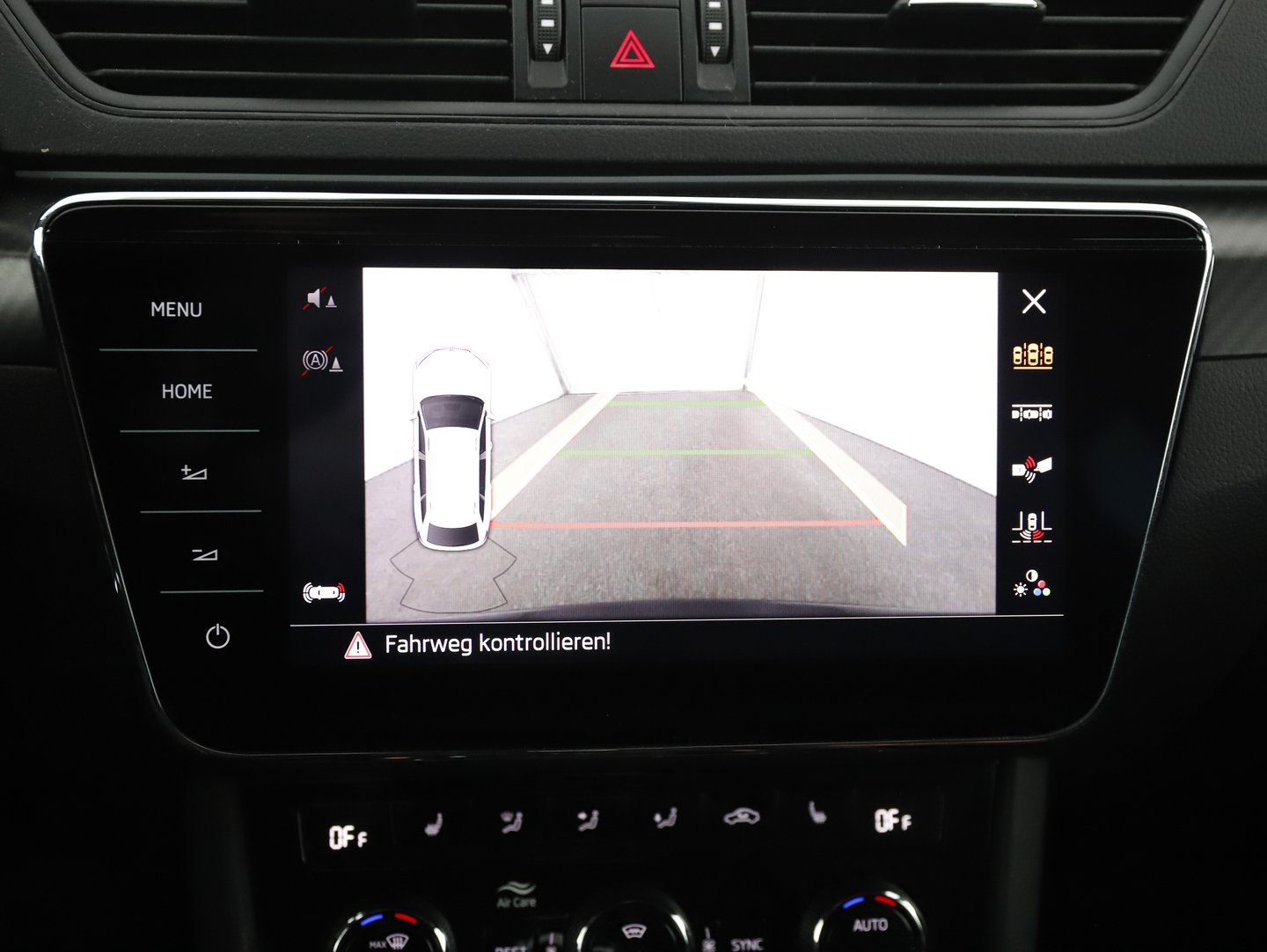Škoda SUPERB Combi iV SPORTLINE DSG | Bild 9 von 14