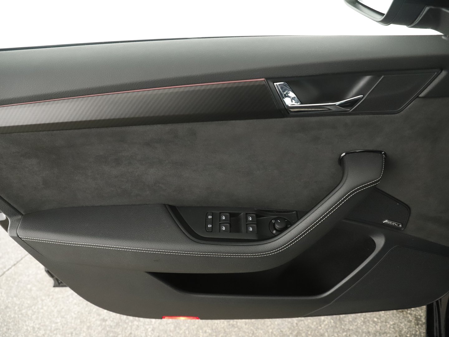 Škoda SUPERB Combi iV SPORTLINE DSG | Bild 5 von 14