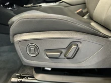Audi Q6 e-tron quattro business in Magnetgrau