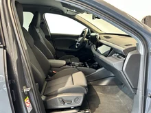 Audi Q6 e-tron quattro business in Magnetgrau