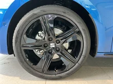 SEAT Leon FR Edition 1.5 TSI 115 PS in Saphir-Blau Metallic