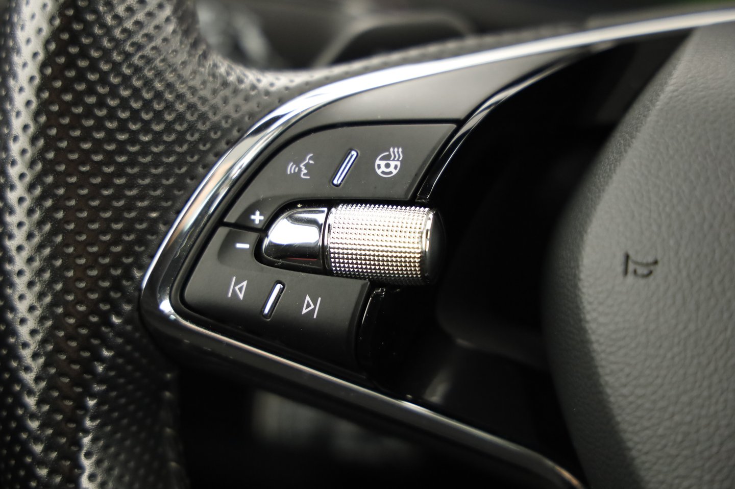 Škoda SUPERB Combi iV SPORTLINE DSG | Bild 18 von 29