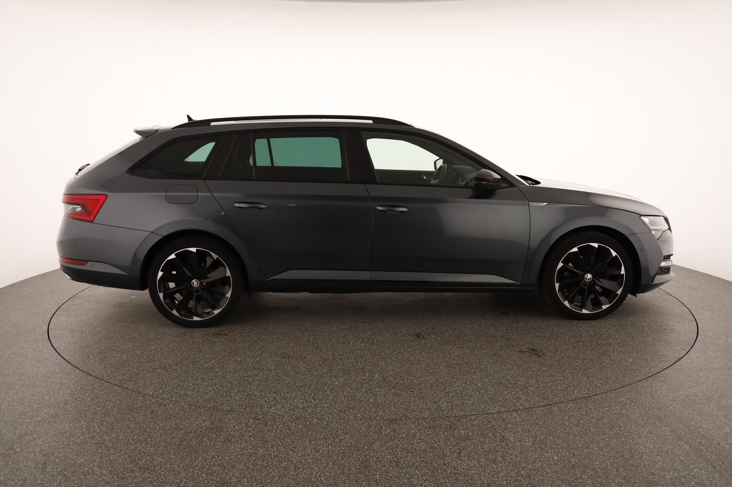 Škoda SUPERB Combi iV SPORTLINE DSG | Bild 8 von 29