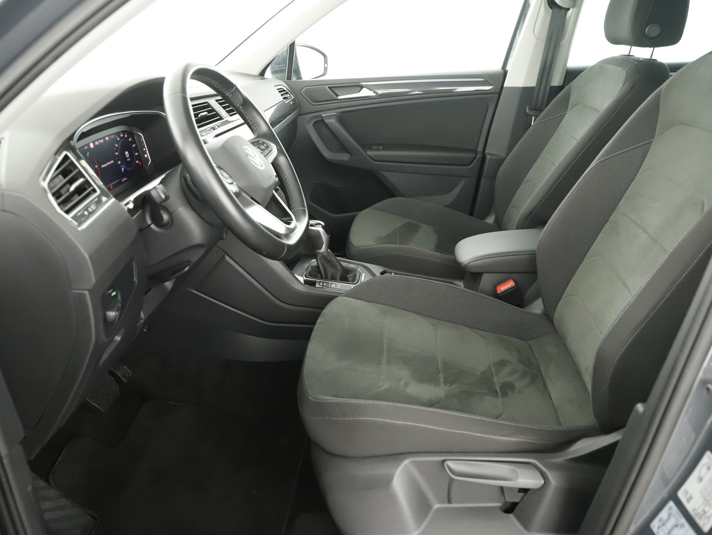 VW Tiguan Elegance TDI SCR 4MOTION DSG | Bild 3 von 21