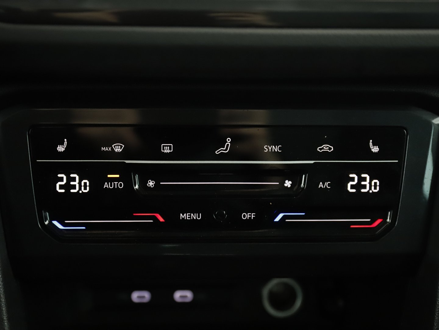 VW Tiguan Elegance TDI SCR 4MOTION DSG | Bild 12 von 21
