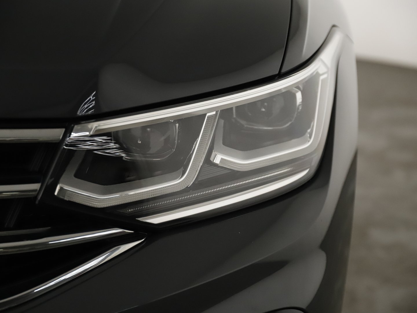 VW Tiguan Elegance TDI SCR 4MOTION DSG | Bild 2 von 21