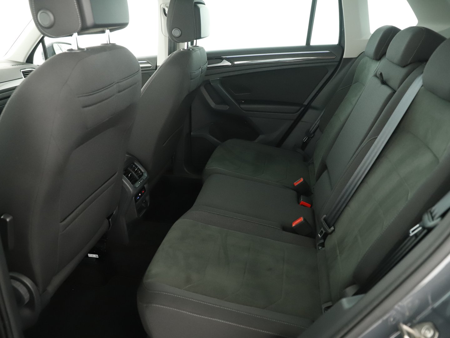 VW Tiguan Elegance TDI SCR 4MOTION DSG | Bild 17 von 21