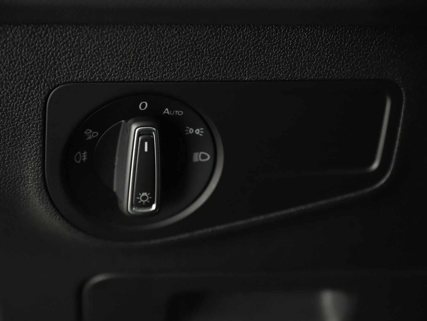VW Tiguan Elegance TDI SCR 4MOTION DSG | Bild 6 von 21