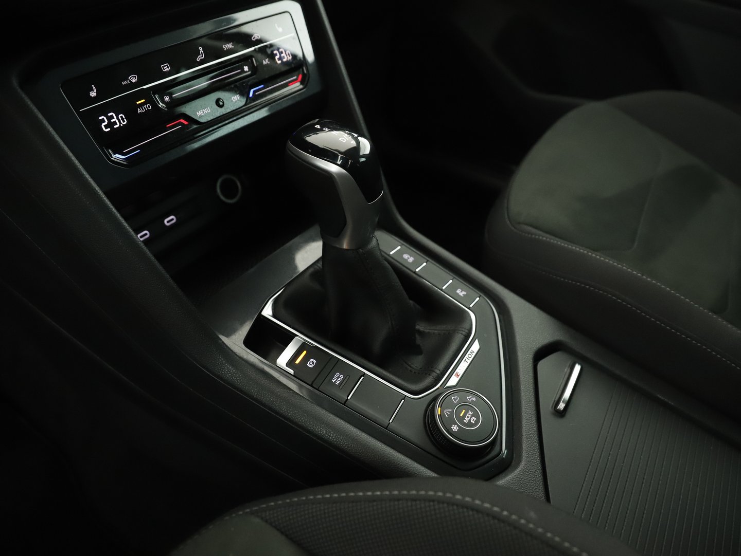 VW Tiguan Elegance TDI SCR 4MOTION DSG | Bild 11 von 21