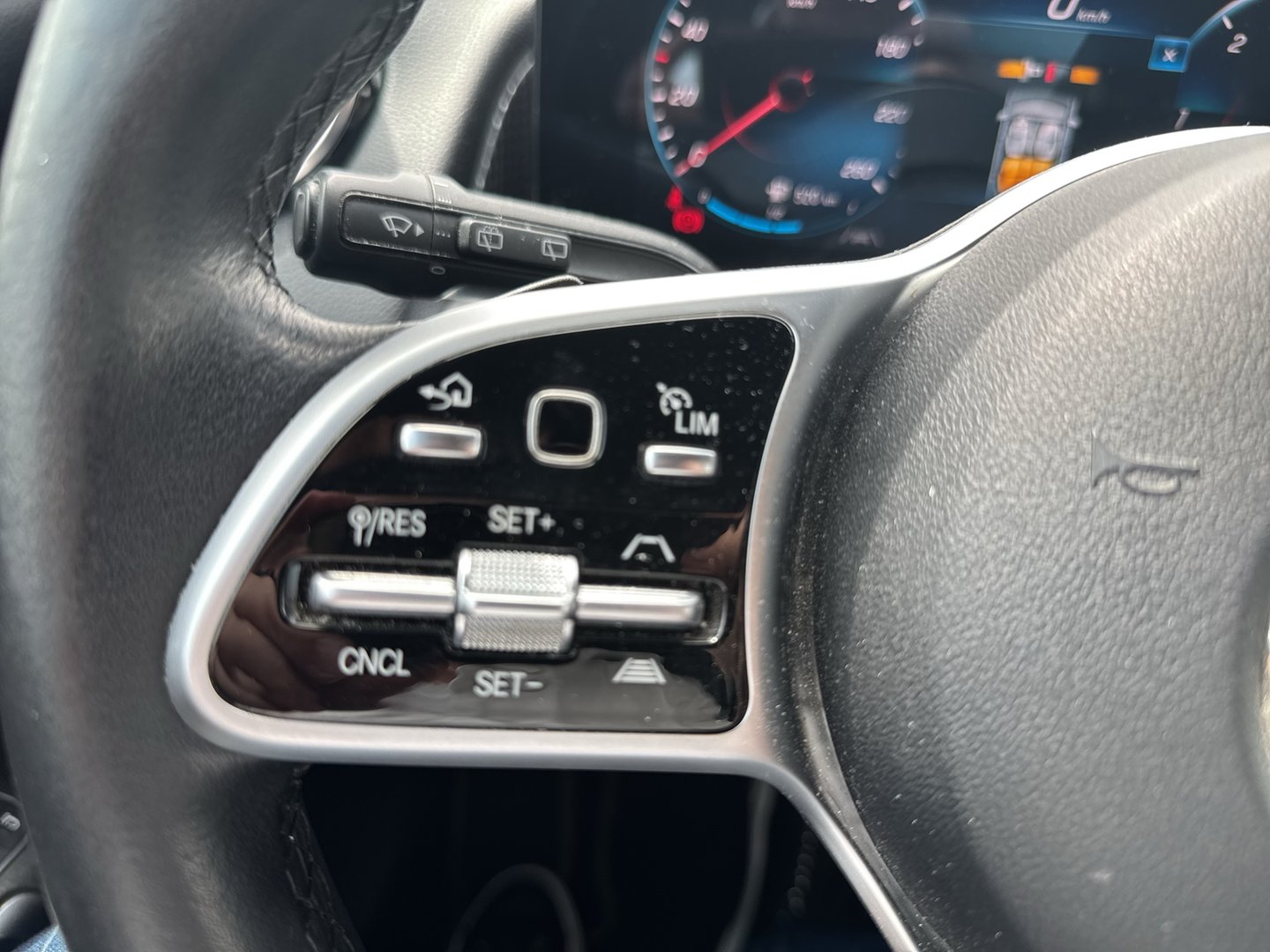 Mercedes GLB 180 d Aut. | Bild 12 von 25