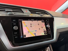 VW Touran Life TSI DSG in 0Q Pure White