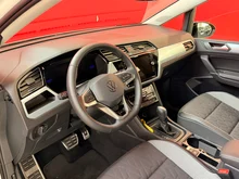 VW Touran Life TSI DSG in 0Q Pure White