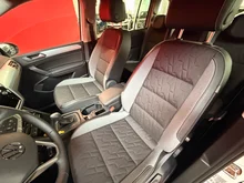 VW Touran Life TSI DSG in 0Q Pure White