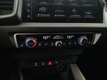 Audi A1 Sportback 25 TFSI intense in Cortinaweiss