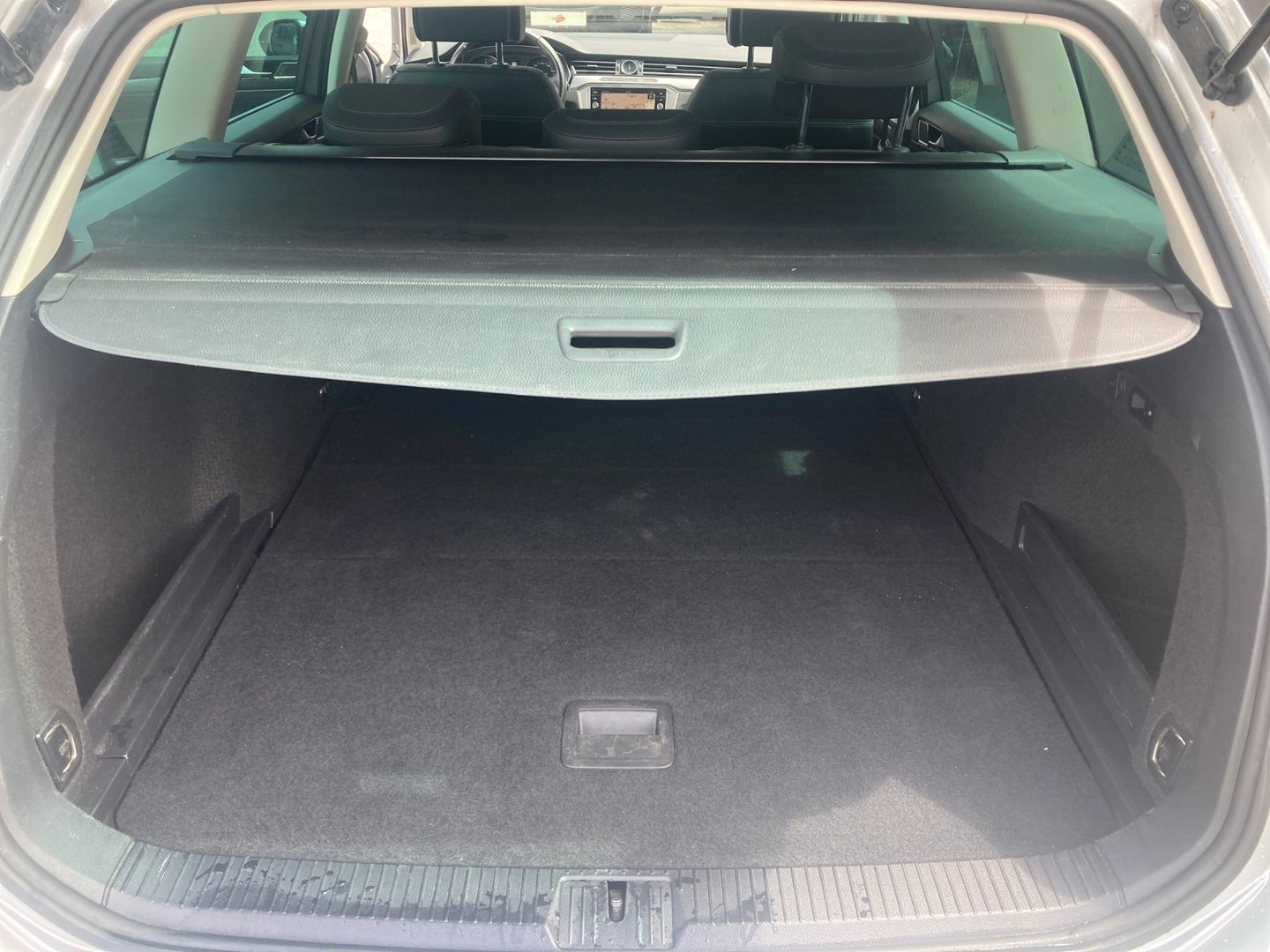 VW Passat Alltrack BMT 2,0 TDI SCR 4Motion DSG | Bild 14 von 16