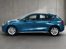 Audi A3 Sportback 30 TDI intense in atollblau metallic