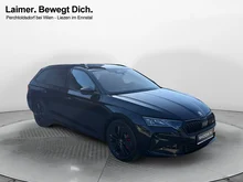 Škoda Octavia Combi RS in Black-Magic Perleffekt