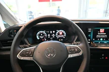 VW Caddy TDI 4MOTION in Deepblack Perleffekt