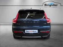 Volvo XC40 T3 Inscription in Blau